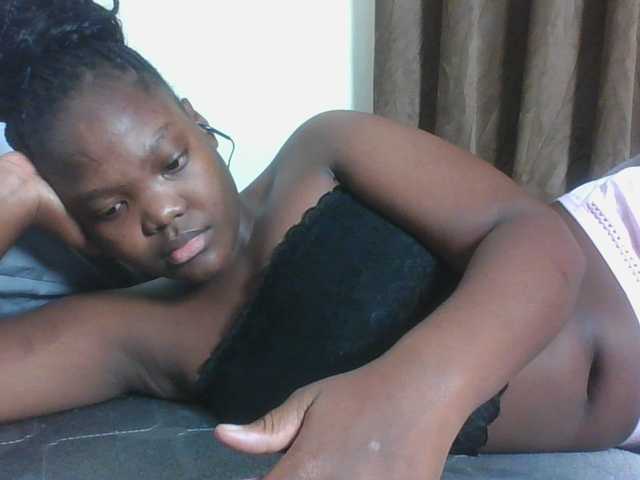 Sexyicey live webcam show