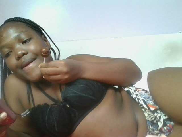 Sexyicey live cam on BongaCams