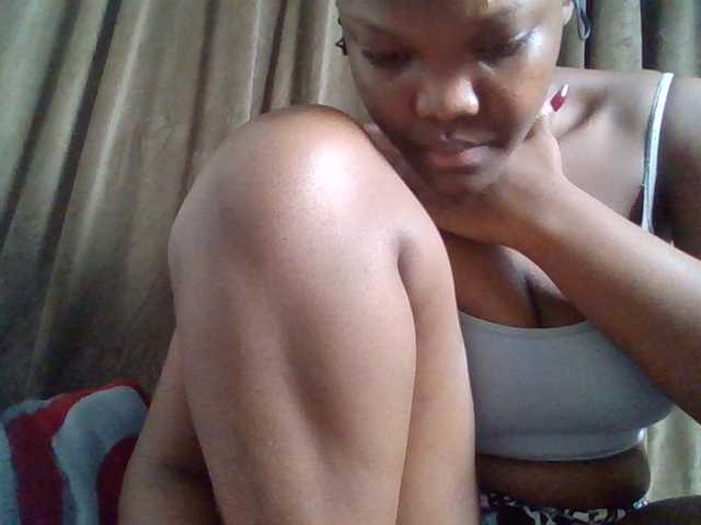 Sexyicey, live now on BongaCams