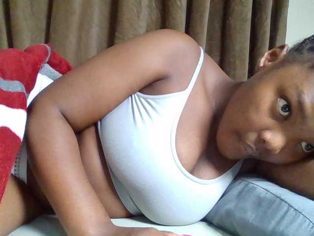Sexyicey live cam on BongaCams