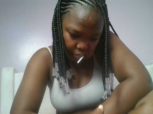 Sexyicey live cam on BongaCams
