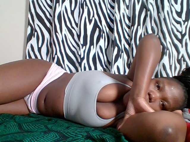 Sexyicey live cam on BongaCams