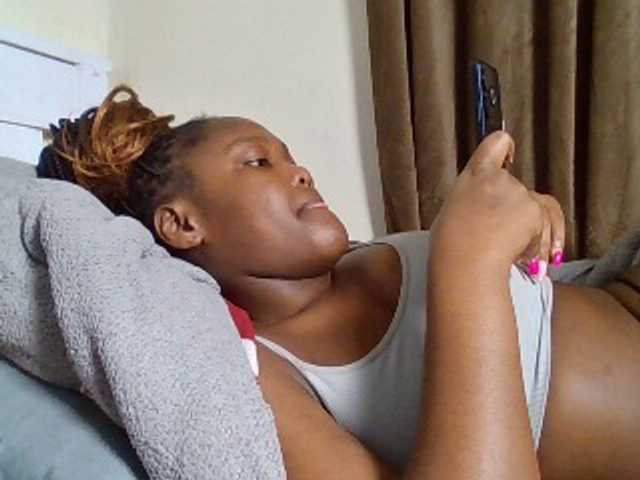Sexyicey live cam on BongaCams