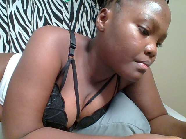 Sexyicey live cam on BongaCams