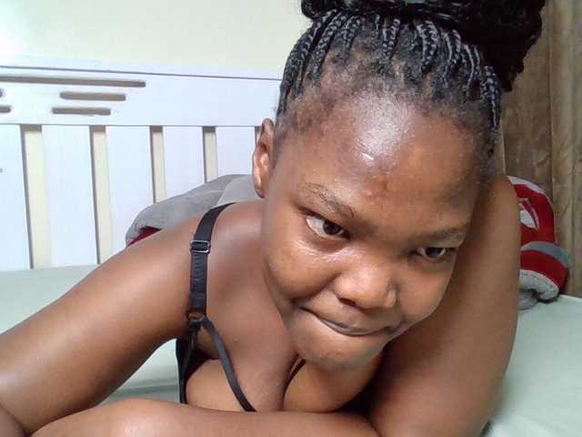 Sexyicey live cam on BongaCams