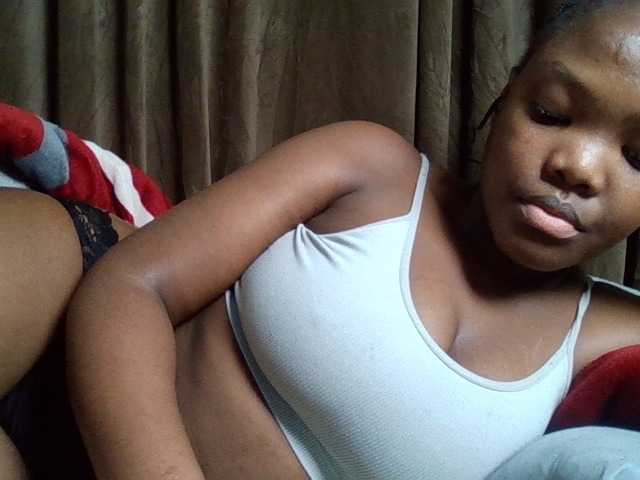 Sexyicey live cam preview