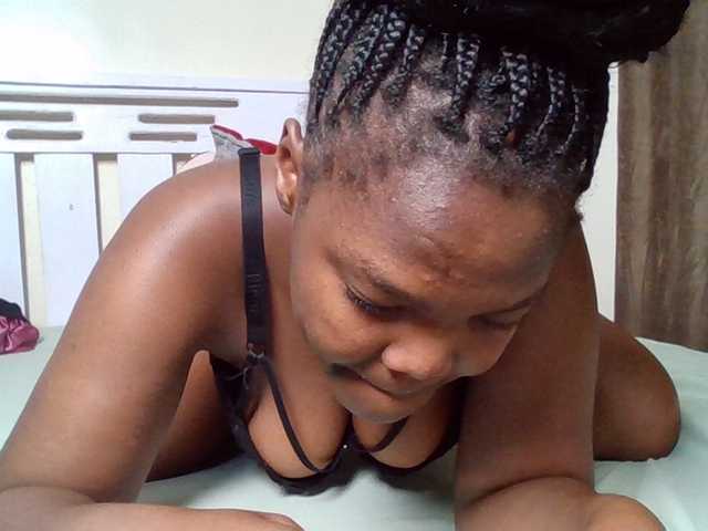 Sexyicey live cam on BongaCams