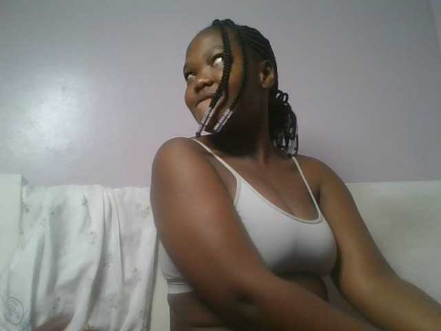 Sexyicey webcam bongacams model stream image