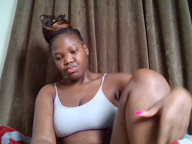 Sexyicey live cam on BongaCams