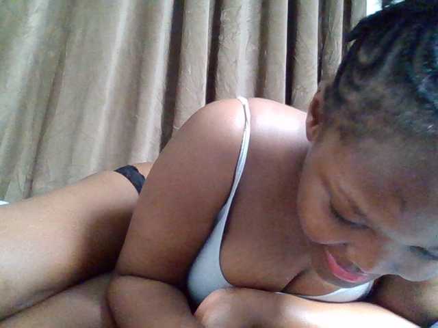 Sexyicey live cam on BongaCams