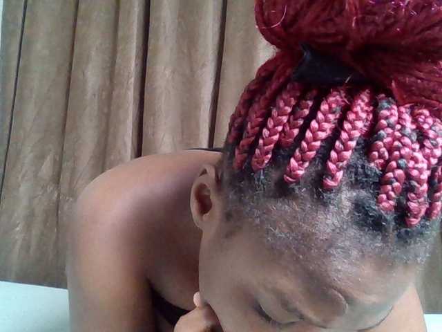 Sexyicey live cam on BongaCams