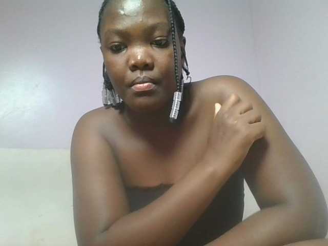 Sexyicey live cam on BongaCams