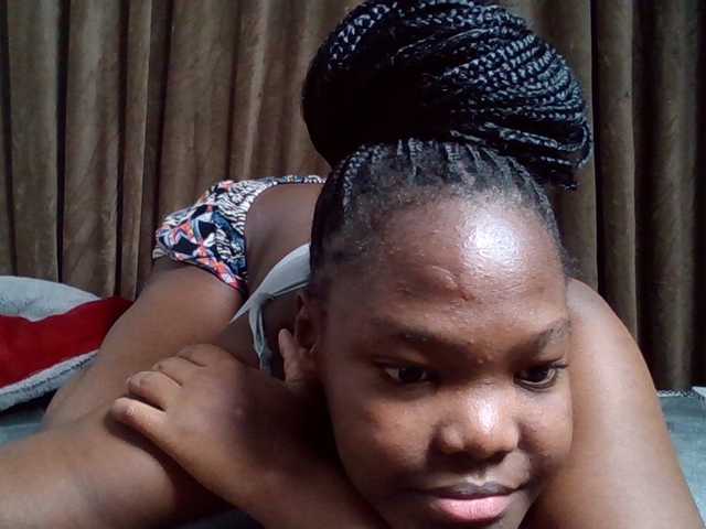Sexyicey live webcam show