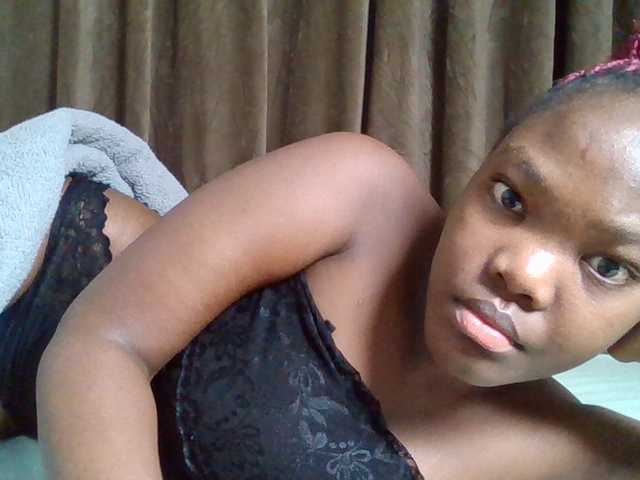Sexyicey live cam on BongaCams