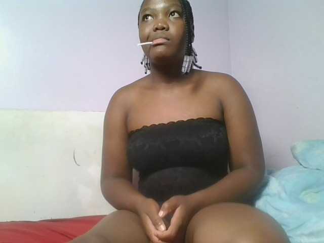 Sexyicey live cam on BongaCams