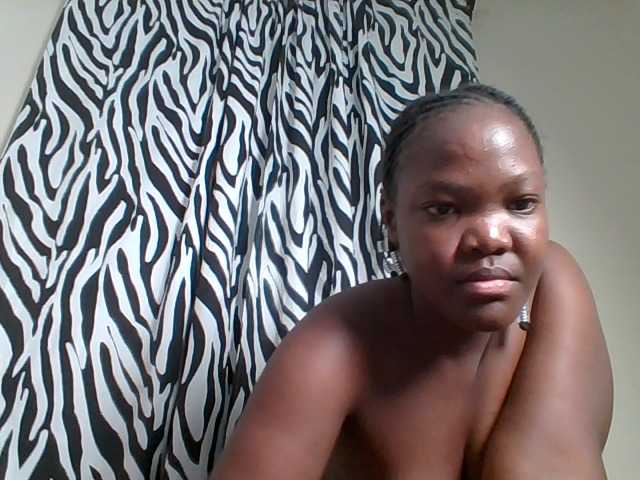 Sexyicey live cam on BongaCams