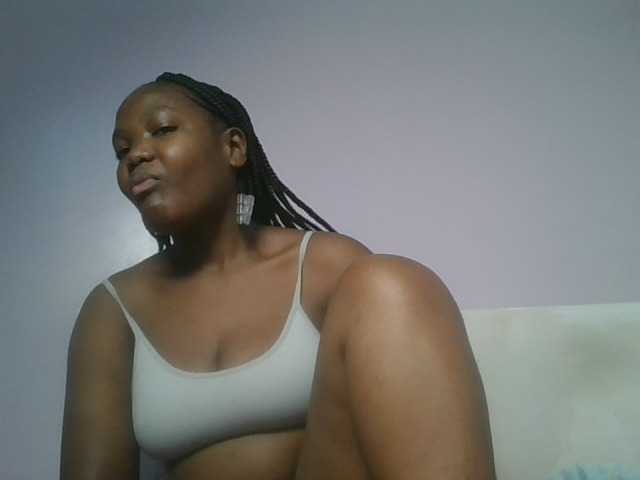 Sexyicey live cam on BongaCams