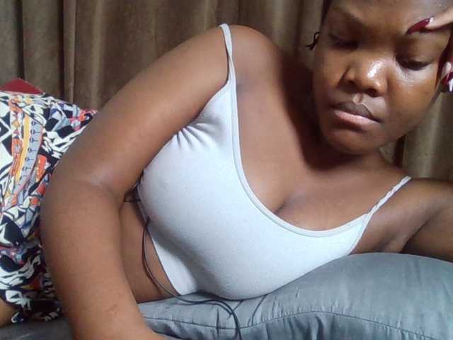 Sexyicey live cam on BongaCams