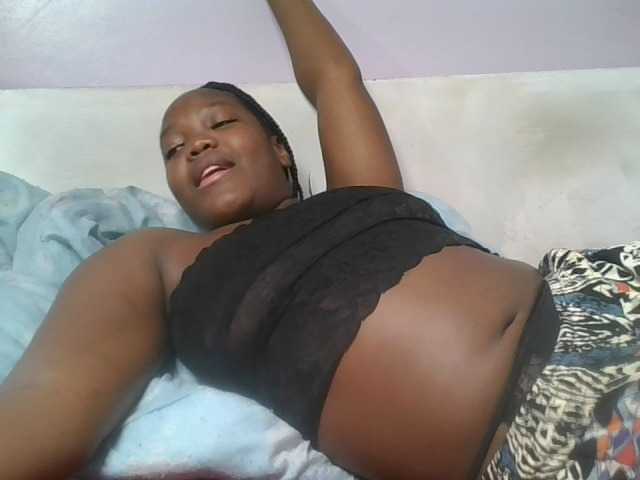 Sexyicey live cam on BongaCams
