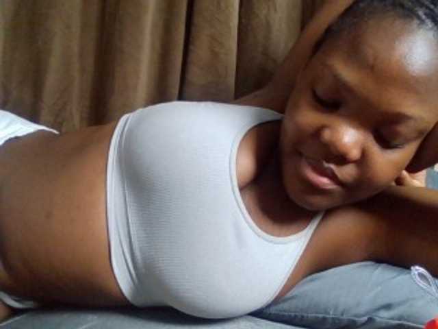 Sexyicey live cam on BongaCams