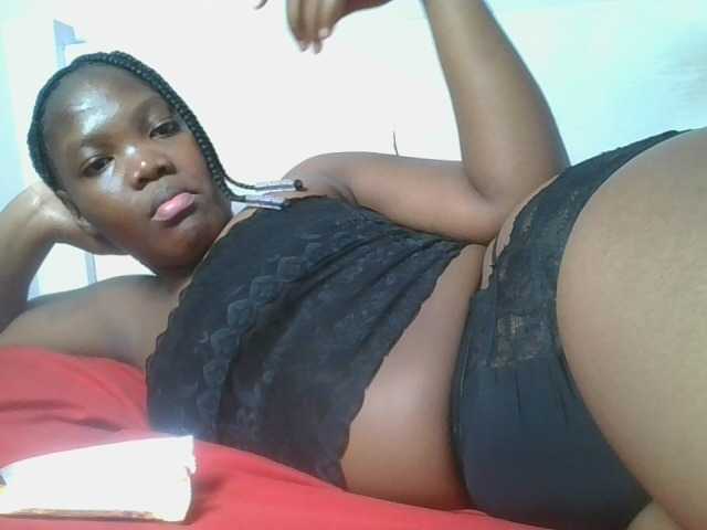 Sexyicey live cam on BongaCams