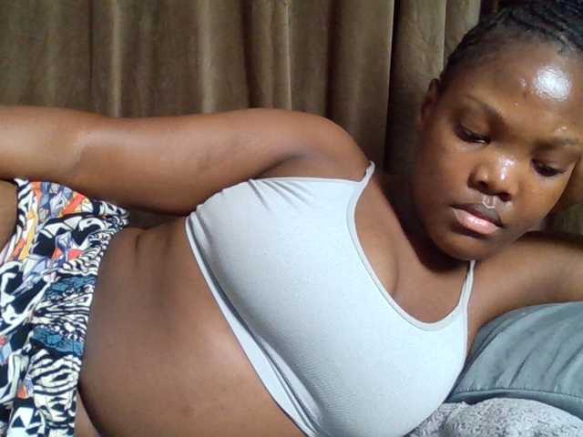 Sexyicey live cam on BongaCams