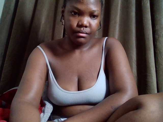 Sexyicey live cam on BongaCams