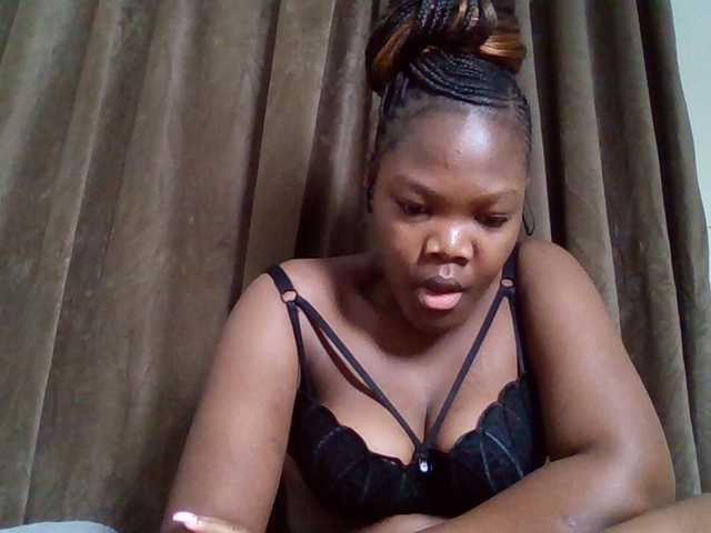 Sexyicey live cam on BongaCams