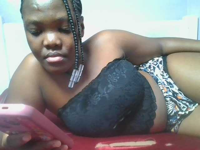 Sexyicey live cam on BongaCams