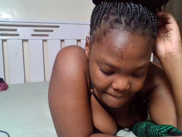 Sexyicey live cam on BongaCams