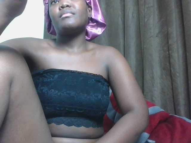 Sexyicey live webcam show