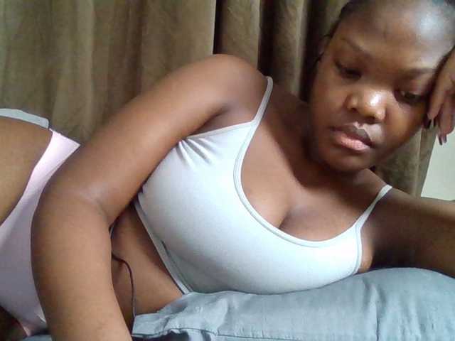 Sexyicey live cam on BongaCams