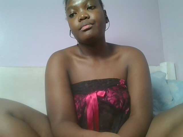 Sexyicey live cam on BongaCams