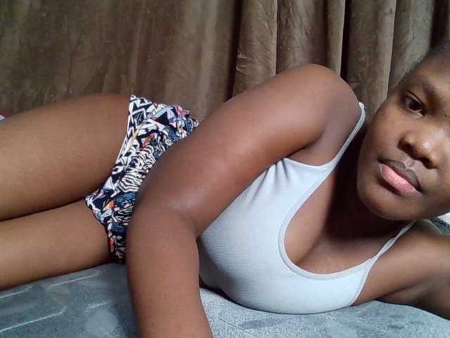 Sexyicey live webcam show