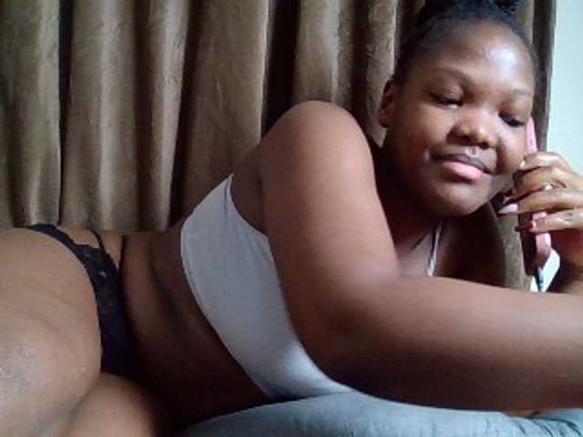 Sexyicey live cam on BongaCams