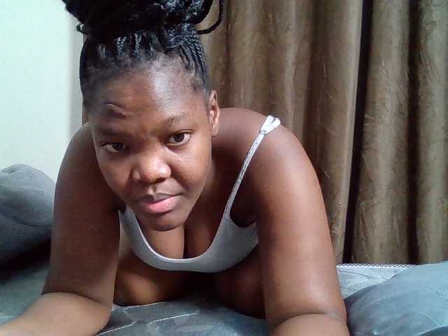 Sexyicey live webcam show
