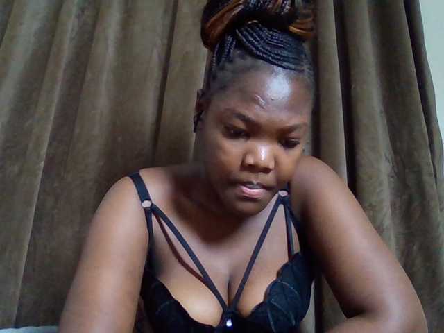 Sexyicey live cam on BongaCams