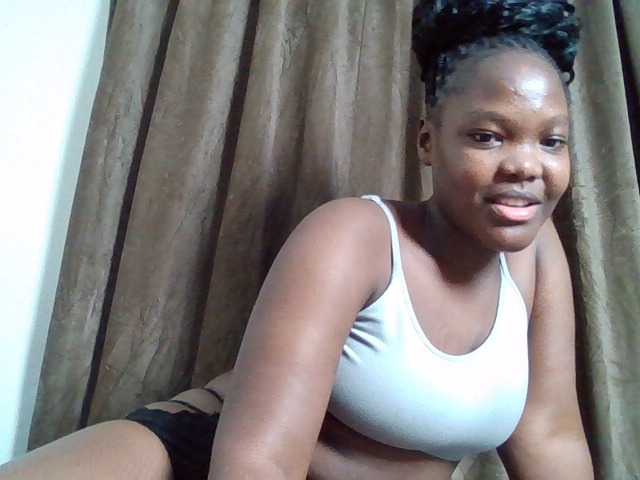 Sexyicey live cam on BongaCams
