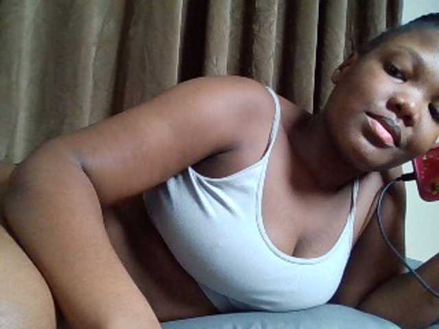 Sexyicey live cam on BongaCams