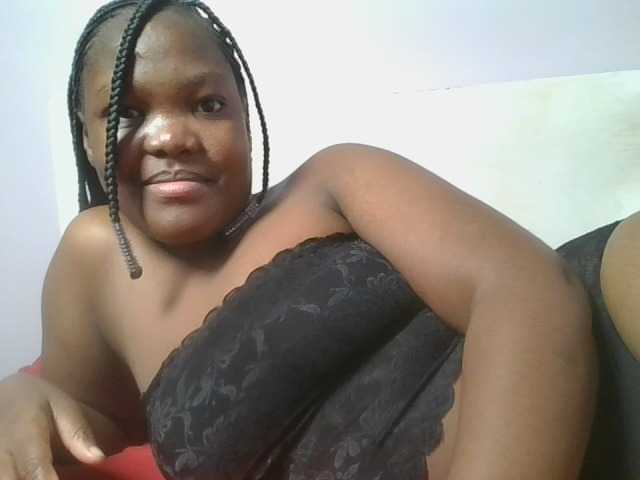 Sexyicey live cam on BongaCams