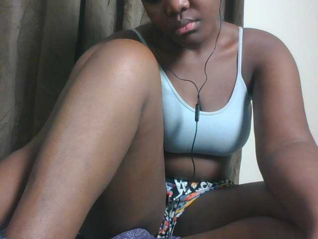 Sexyicey live cam on BongaCams