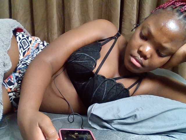 Sexyicey live cam on BongaCams
