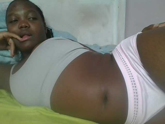 Sexyicey live cam on BongaCams