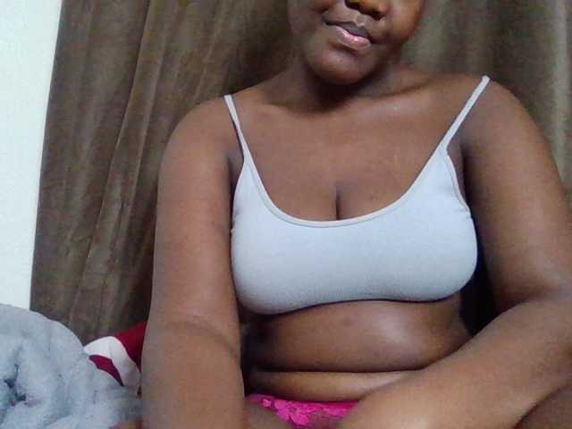 Sexyicey live cam on BongaCams