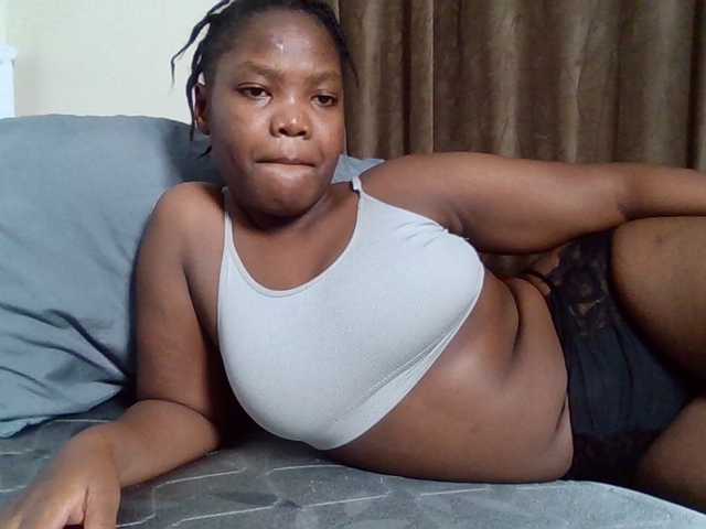 Sexyicey live cam on BongaCams