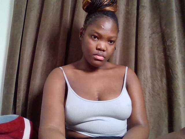 Sexyicey live cam on BongaCams