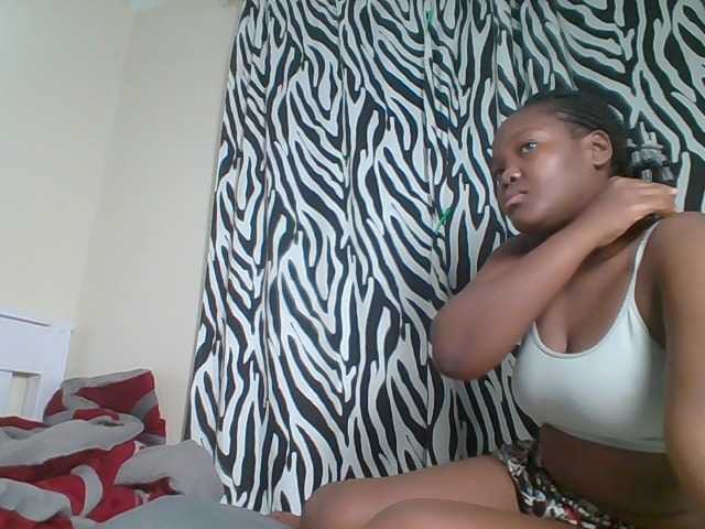 Sexyicey live cam on BongaCams