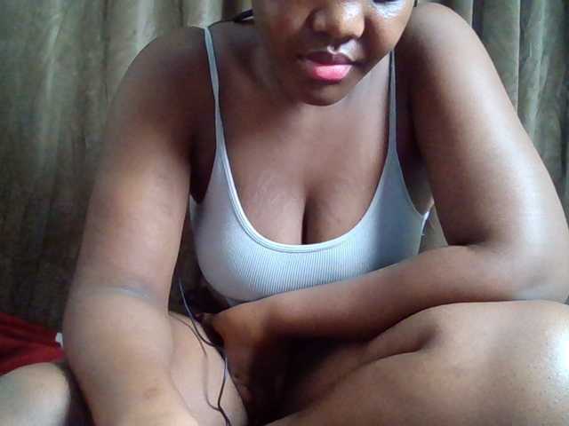 Sexyicey live cam preview