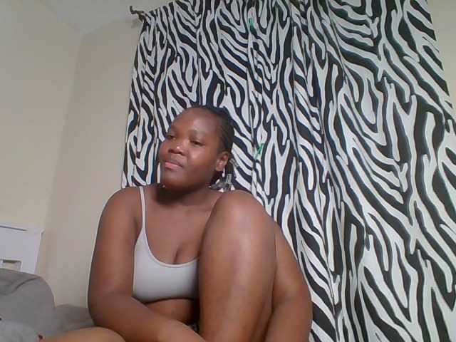 Sexyicey live cam on BongaCams