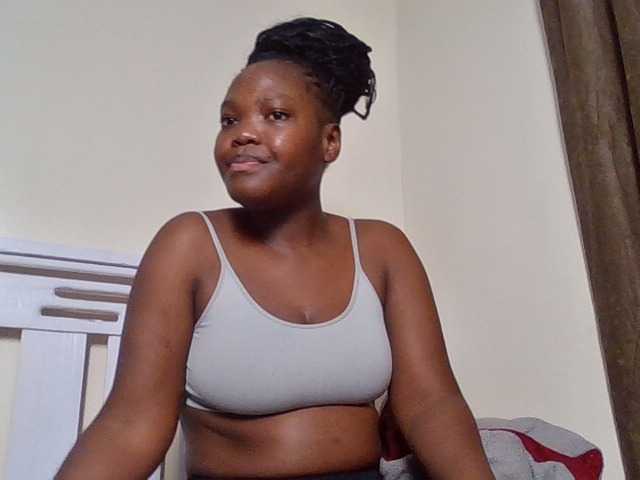 Sexyicey live cam on BongaCams